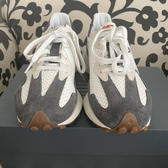 Men’s New Balance 327 Size 8.5 - Picture 3 of 6